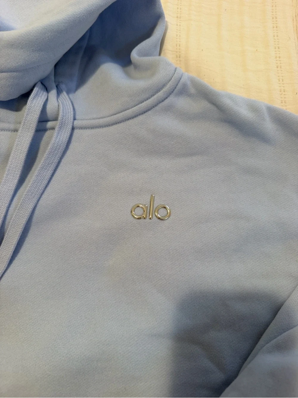 ALO seashell blue accolade hoodie